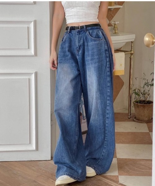 gossip!ロサンゼルス(ゴシップロサンゼルス)の「ウォッシュ加工 ワイドデニム(デニムパンツ・レディース・ブルー/ブラック/ライトブルー・S/M)」の4枚目の写真