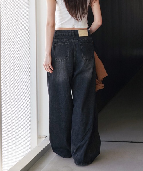 gossip!ロサンゼルス(ゴシップロサンゼルス)の「ウォッシュ加工 ワイドデニム(デニムパンツ・レディース・ブルー/ブラック/ライトブルー・S/M)」の12枚目の写真