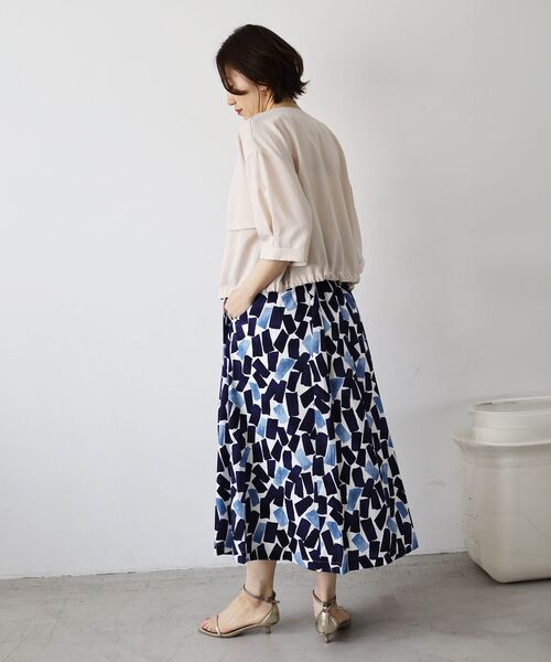 le.coeur blanc(ルクールブラン)の「幾何柄プリントリボン付ロングスカート(スカート・レディース・グリーン系その他/ブルー系その他4・38)」の15枚目の写真