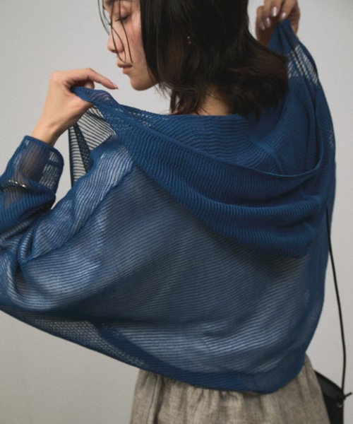 SALON adam et rope'(サロン アダム エ ロペ)の「シアーメッシュフードボレロ(カーディガン/ボレロ・レディース・ブラック/ベージュ/ブルー系その他4・FREE)」の15枚目の写真