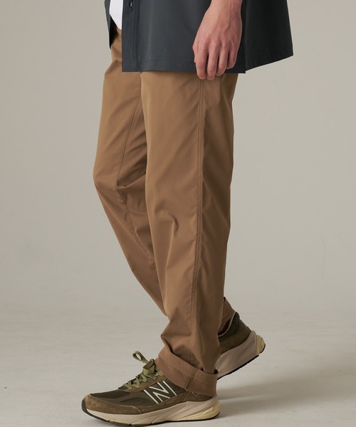 Eddie Bauer(エディーバウアー)の「ホライゾン ガイド チノパンツ(チノパンツ・メンズ・サファリグリーン/ライトベージュ/ブラック・M/XXL/XL/L)」の6枚目の写真