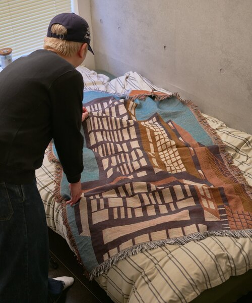 BIRTHDAY BAR（バースデイバー）の「【インフルエンサーtakahashi企画】Bldg. throwket　ビルディングスローケット（ブランケット・レディース・ブルー系その他・0）」の13枚目の写真