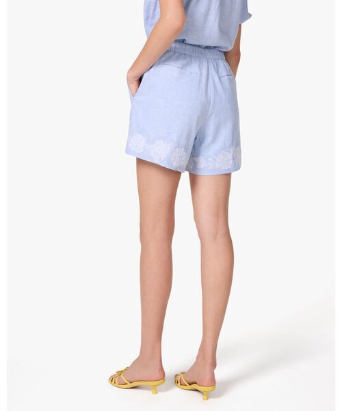 kate spade new york(ケイトスペード ニューヨーク)の「シャンブレー エンブロイダリー ショーツ(その他パンツ・レディース・ブルー・SMALL/MEDIUM)」の2枚目の写真