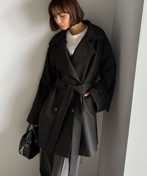 classicalelf（クラシカルエルフ）の「春のベストバイ。瞬間、きちんと見え。1枚あれば着回し自由自在。ケープ付きスタンドカラーミドル丈コート（ベルト付き）（トレンチコート・レディース・モカ/ベージュ/ブラック・SMALL/MEDIUM/LARGE/X-LARGE）」の19枚目の写真