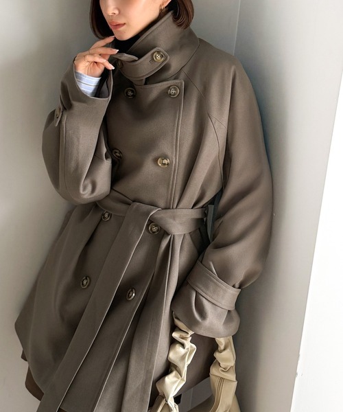 classicalelf（クラシカルエルフ）の「春のベストバイ。瞬間、きちんと見え。1枚あれば着回し自由自在。ケープ付きスタンドカラーミドル丈コート（ベルト付き）（トレンチコート・レディース・モカ/ベージュ/ブラック・SMALL/MEDIUM/LARGE/X-LARGE）」の9枚目の写真
