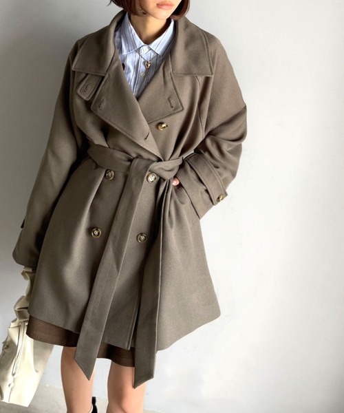 classicalelf（クラシカルエルフ）の「春のベストバイ。瞬間、きちんと見え。1枚あれば着回し自由自在。ケープ付きスタンドカラーミドル丈コート（ベルト付き）（トレンチコート・レディース・モカ/ベージュ/ブラック・SMALL/MEDIUM/LARGE/X-LARGE）」の12枚目の写真