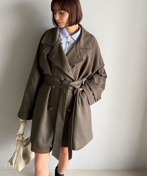 classicalelf（クラシカルエルフ）の「春のベストバイ。瞬間、きちんと見え。1枚あれば着回し自由自在。ケープ付きスタンドカラーミドル丈コート（ベルト付き）（トレンチコート・レディース・モカ/ベージュ/ブラック・SMALL/MEDIUM/LARGE/X-LARGE）」の21枚目の写真