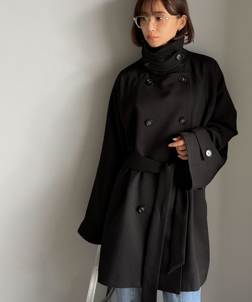 classicalelf（クラシカルエルフ）の「春のベストバイ。瞬間、きちんと見え。1枚あれば着回し自由自在。ケープ付きスタンドカラーミドル丈コート（ベルト付き）（トレンチコート・レディース・モカ/ベージュ/ブラック・SMALL/MEDIUM/LARGE/X-LARGE）」の14枚目の写真