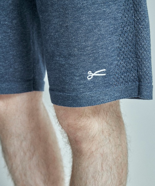 MEN'S BIGI(メンズビギ)の「【DENHAM/デンハム】別注ニットショートパンツ(その他パンツ・メンズ・ブラック/ネイビー・03/02)」の14枚目の写真