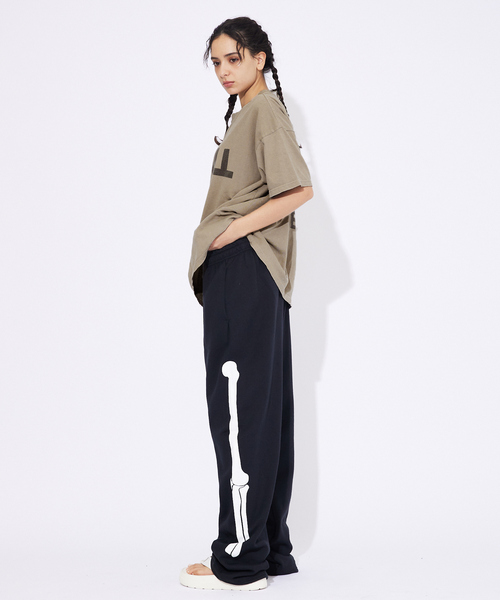 REMI RELIEF(レミレリーフ)の「【REMI RELIEF / レミ レリーフ】FRONT/BACK MESSAGE BIGTシャツシリーズ/ユニセックス(Tシャツ/カットソー・メンズ・ブラック/オフホワイト/グレイッシュベージュ・M/L/XL)」の5枚目の写真