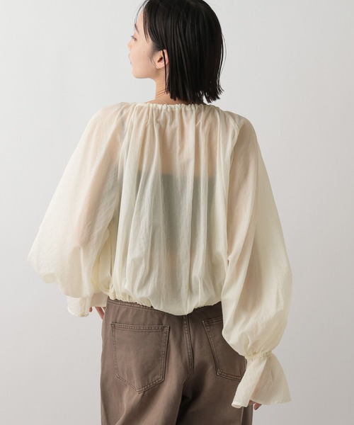 LOWRYS FARM（ローリーズファーム）の「ナイロンＺＩＰギャザーブルゾン　 491124（ブルゾン・レディース・アイボリー/ブラック/ブルー・FREE）」の8枚目の写真