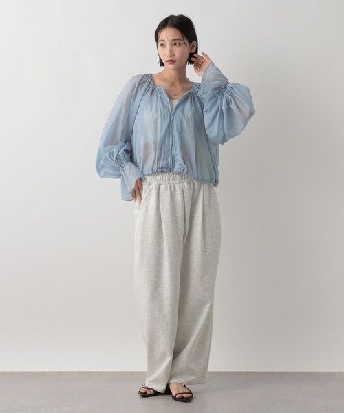 LOWRYS FARM（ローリーズファーム）の「ナイロンＺＩＰギャザーブルゾン　 491124（ブルゾン・レディース・アイボリー/ブラック/ブルー・FREE）」の4枚目の写真