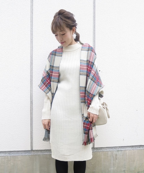 Chico（チコ）の「【who's who Chico】ハイネックリブニットワンピース（ワンピース・レディース・ベージュ/アイボリー/グレー・FREE）」の2枚目の写真