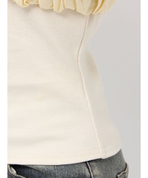 RESEXXY(リゼクシー)の「ボリュームフリルドッキングカットトップス(Tシャツ/カットソー・レディース・ブラック/イエロー/ホワイト・FREE)」の5枚目の写真