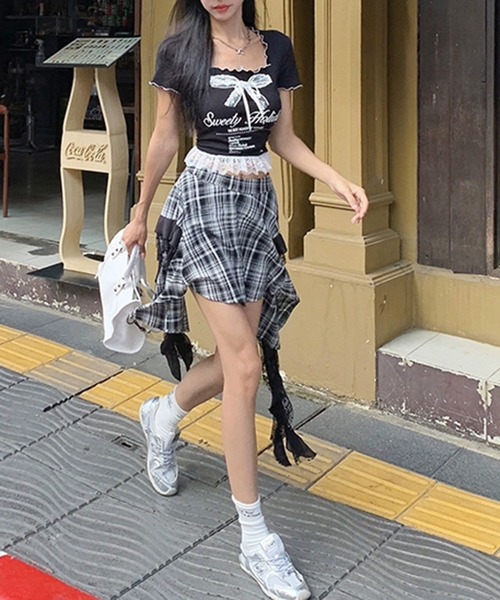 AsheKsha(アシクシャ)の「【新作】ファッショナブルなスウィートフリルショートスリーブTシャツ(Tシャツ/カットソー・レディース・ブラック・F)」の4枚目の写真