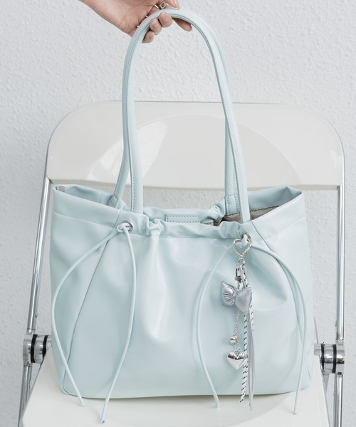 LA VORAGINE（ラ ヴォラジネ）の「ハートリボンロープマルチ チャーム（チャーム・レディース・ブラック/ブルー/シルバー/ベージュ/イエロー/ピンク・FREE）」の6枚目の写真