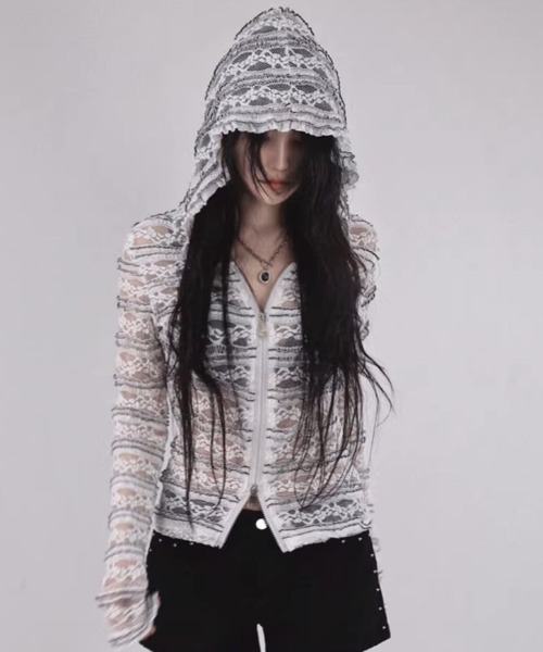 パーカー A'GEM/9 × .kom 「.KOM/ドットケーオーエム」 クロップドジップパーカー レディース A'GEM/9 × .kom 『.kom/ドットケーオーエム』迷彩スカルプリント