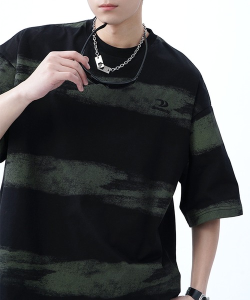 JOHNNY WOLF(ジョニーウルフ)の「AZAZEL オーバーサイズ ハンドペイントボーダー ヘビーウェイトコットン Tシャツ(Tシャツ/カットソー・メンズ・ブラック×レッド/ブラック×グリーン/グレイッシュベージュ・M/L/XL)」の20枚目の写真