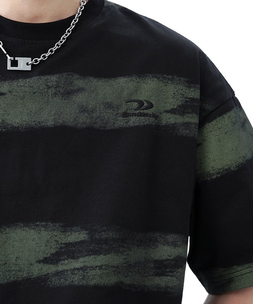 JOHNNY WOLF(ジョニーウルフ)の「AZAZEL オーバーサイズ ハンドペイントボーダー ヘビーウェイトコットン Tシャツ(Tシャツ/カットソー・メンズ・ブラック×レッド/ブラック×グリーン/グレイッシュベージュ・M/L/XL)」の19枚目の写真
