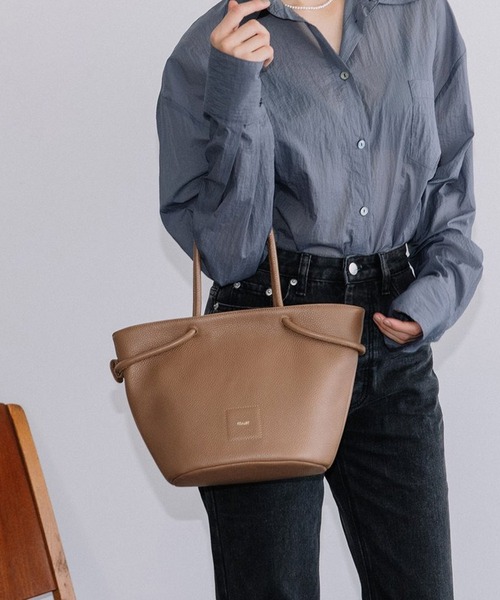 Beau're（ヴュレ）の「【BEAURE】B-25344　ロープハンドルラウンドトートバッグ（ハンドバッグ・レディース・ベージュ/シルバー/グレー/ブラック・FREE）」の22枚目の写真