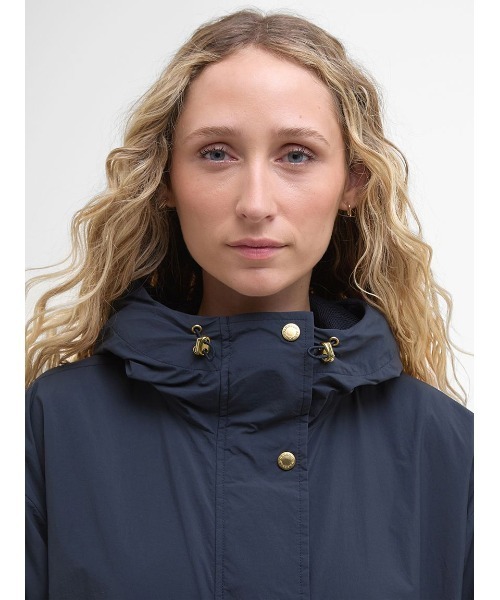 Barbour(バブアー)の「Naboo シャワープルーフジャケット(ナイロンジャケット・レディース・ネイビー/ブラウン・8/10)」の10枚目の写真