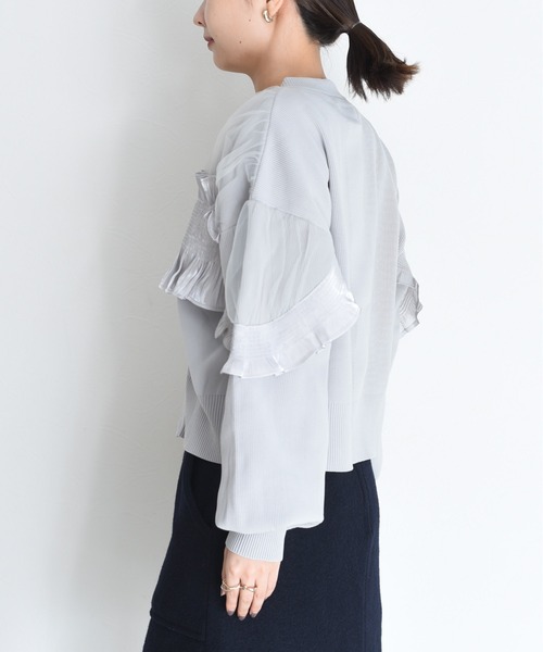 【新品未使用eimee law】シャーリングフリルニットブルゾン　カーキ Eimee Law（エイミーロウ） ブルゾン アウター シャーリングフリル