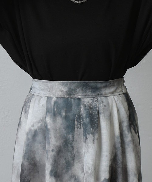 COLONY 2139(コロニートゥーワンスリーナイン)の「水彩柄フレアスカート(スカート・レディース・ブラック/ブラウン・FREE)」の8枚目の写真