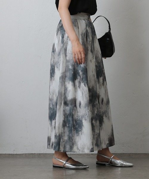 COLONY 2139(コロニートゥーワンスリーナイン)の「水彩柄フレアスカート(スカート・レディース・ブラック/ブラウン・FREE)」の13枚目の写真