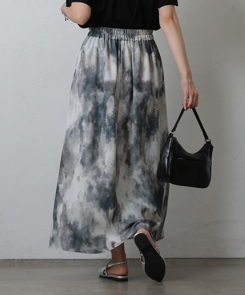 COLONY 2139(コロニートゥーワンスリーナイン)の「水彩柄フレアスカート(スカート・レディース・ブラック/ブラウン・FREE)」の14枚目の写真