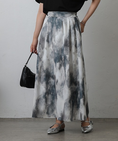 COLONY 2139(コロニートゥーワンスリーナイン)の「水彩柄フレアスカート(スカート・レディース・ブラック/ブラウン・FREE)」の15枚目の写真