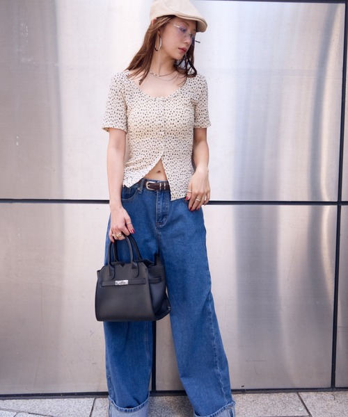 HANNE(アン)の「フラワーフロントボタンTEE(Tシャツ/カットソー・レディース・ベージュ/ホワイト・FREE)」の7枚目の写真