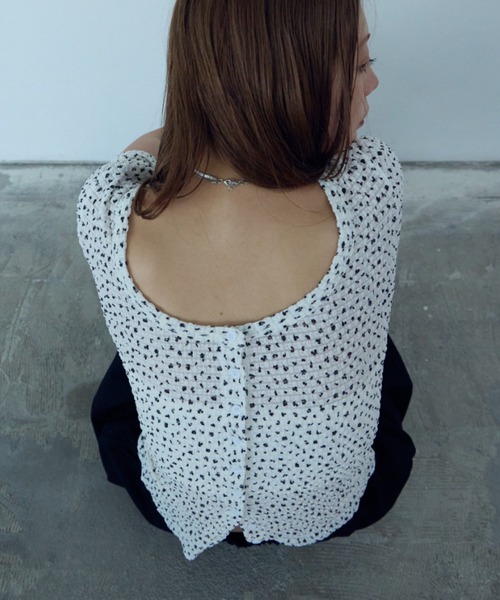 HANNE(アン)の「フラワーフロントボタンTEE(Tシャツ/カットソー・レディース・ベージュ/ホワイト・FREE)」の16枚目の写真