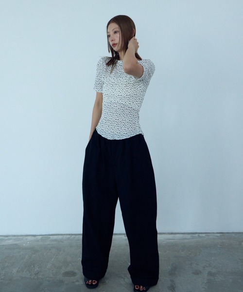 HANNE(アン)の「フラワーフロントボタンTEE(Tシャツ/カットソー・レディース・ベージュ/ホワイト・FREE)」の18枚目の写真