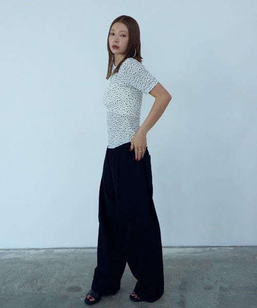 HANNE(アン)の「フラワーフロントボタンTEE(Tシャツ/カットソー・レディース・ベージュ/ホワイト・FREE)」の19枚目の写真