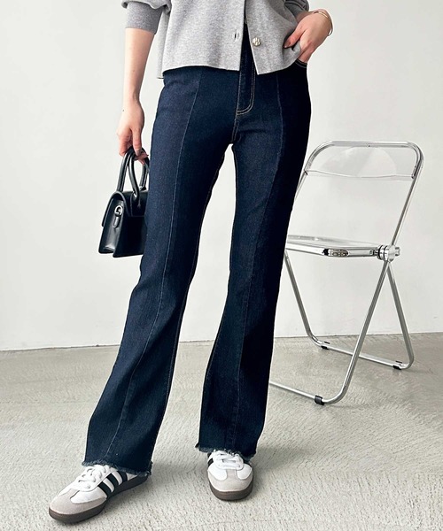 GeeRA（ジーラ）の「【S-LLサイズ展開】センターシームフレアデニムパンツ（デニムパンツ・レディース・ネイビー/ブルー・SMALL/MEDIUM/LARGE/X-LARGE）」の16枚目の写真