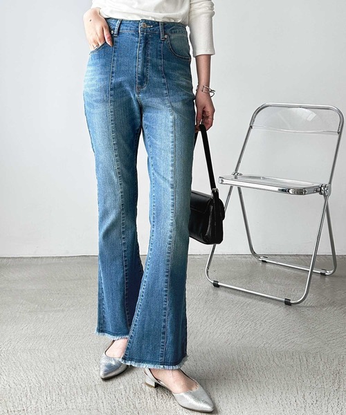 GeeRA（ジーラ）の「【S-LLサイズ展開】センターシームフレアデニムパンツ（デニムパンツ・レディース・ネイビー/ブルー・SMALL/MEDIUM/LARGE/X-LARGE）」の9枚目の写真