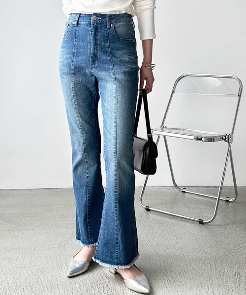 GeeRA（ジーラ）の「【S-LLサイズ展開】センターシームフレアデニムパンツ（デニムパンツ・レディース・ネイビー/ブルー・SMALL/MEDIUM/LARGE/X-LARGE）」の14枚目の写真