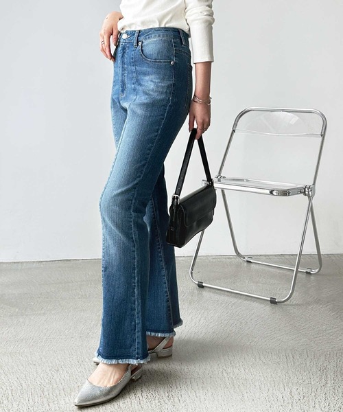 GeeRA（ジーラ）の「【S-LLサイズ展開】センターシームフレアデニムパンツ（デニムパンツ・レディース・ネイビー/ブルー・SMALL/MEDIUM/LARGE/X-LARGE）」の12枚目の写真