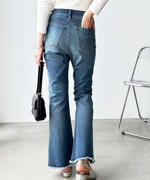 GeeRA（ジーラ）の「【S-LLサイズ展開】センターシームフレアデニムパンツ（デニムパンツ・レディース・ネイビー/ブルー・SMALL/MEDIUM/LARGE/X-LARGE）」の8枚目の写真