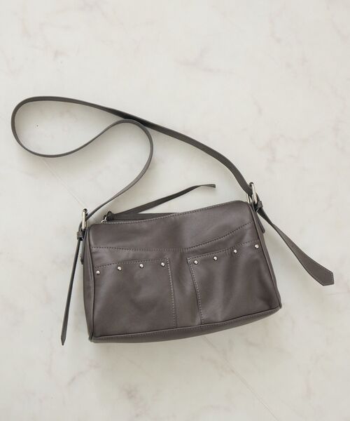 ems excite（エムズエキサイト）の「スタッズ付ショルダーBAG（ショルダーバッグ・レディース・オフホワイト/チャコールグレー/ブラウン・ONE SIZE）」の17枚目の写真