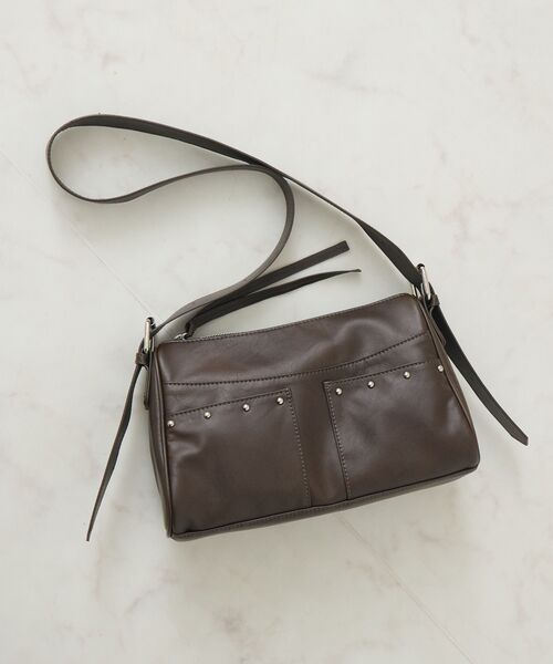 ems excite（エムズエキサイト）の「スタッズ付ショルダーBAG（ショルダーバッグ・レディース・オフホワイト/チャコールグレー/ブラウン・ONE SIZE）」の20枚目の写真