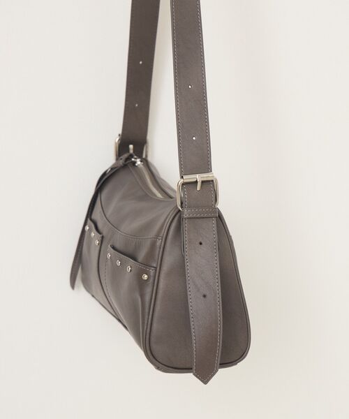 ems excite（エムズエキサイト）の「スタッズ付ショルダーBAG（ショルダーバッグ・レディース・オフホワイト/チャコールグレー/ブラウン・ONE SIZE）」の12枚目の写真