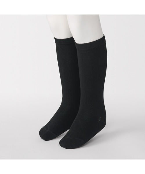 無印良品（ムジルシリョウヒン）の「キッズ　足なり直角　ハイソックス（３足組）（ソックス/靴下・キッズ・ブラック/オフホワイト・15-19cm/19-23cm）」の7枚目の写真