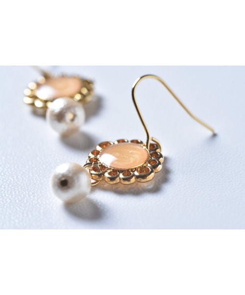 tone（トーン）の「【Astyle】オレンジフラワーステンレスピアス(MA)（ピアス（両耳用）・レディース・ゴールド・FREE）」の2枚目の写真