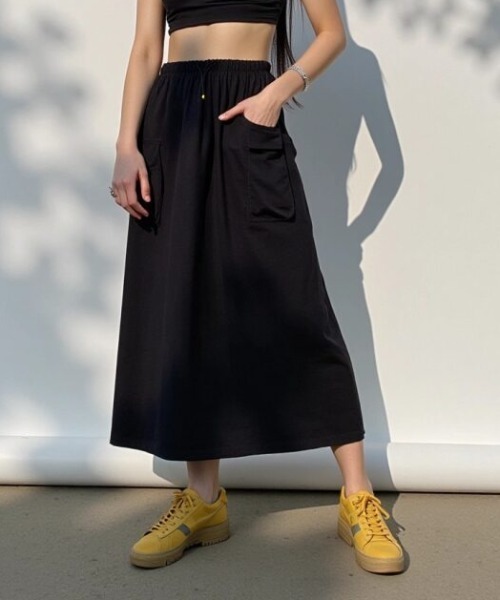 cammie（キャミー）の「カーゴ風フラップポケットスカート（スカート・レディース・ブラック/ダークグレー・MEDIUM/LARGE）」の3枚目の写真