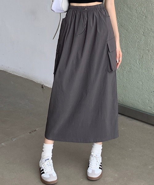 cammie（キャミー）の「カーゴ風フラップポケットスカート（スカート・レディース・ブラック/ダークグレー・MEDIUM/LARGE）」の9枚目の写真