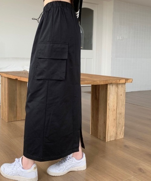 cammie（キャミー）の「カーゴ風フラップポケットスカート（スカート・レディース・ブラック/ダークグレー・MEDIUM/LARGE）」の7枚目の写真