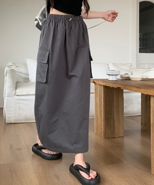 cammie（キャミー）の「カーゴ風フラップポケットスカート（スカート・レディース・ブラック/ダークグレー・MEDIUM/LARGE）」の8枚目の写真