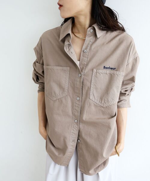 le.coeur blanc（ルクールブラン）の「刺繍カラーダブルポケットオーバーシャツ（シャツ/ブラウス・レディース・ピンク系その他/ダークグレー/サンドベージュ・38）」の7枚目の写真