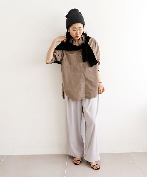 le.coeur blanc（ルクールブラン）の「刺繍カラーダブルポケットオーバーシャツ（シャツ/ブラウス・レディース・ピンク系その他/ダークグレー/サンドベージュ・38）」の17枚目の写真